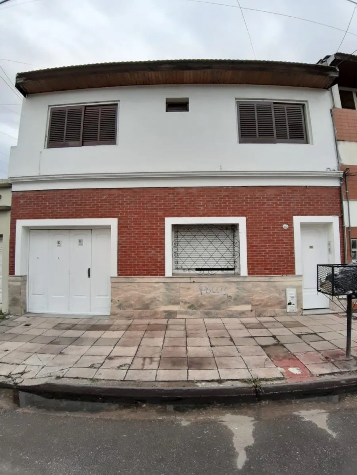 Casa Lanus Este Centro, 3 Ambientes Con Cochera Sin Expensas. Apta Credito