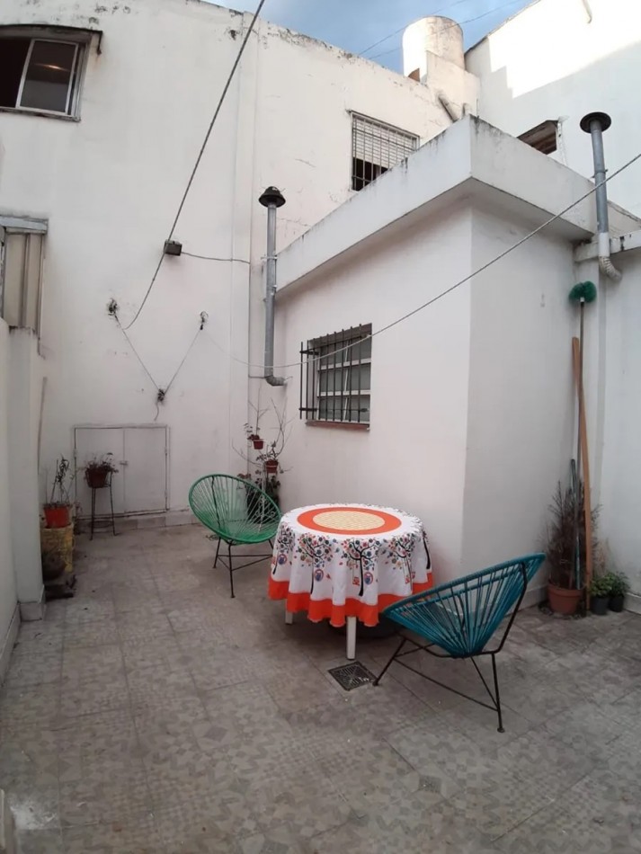 Casa Lanus Este Centro, 3 Ambientes Con Cochera Sin Expensas. Apta Credito