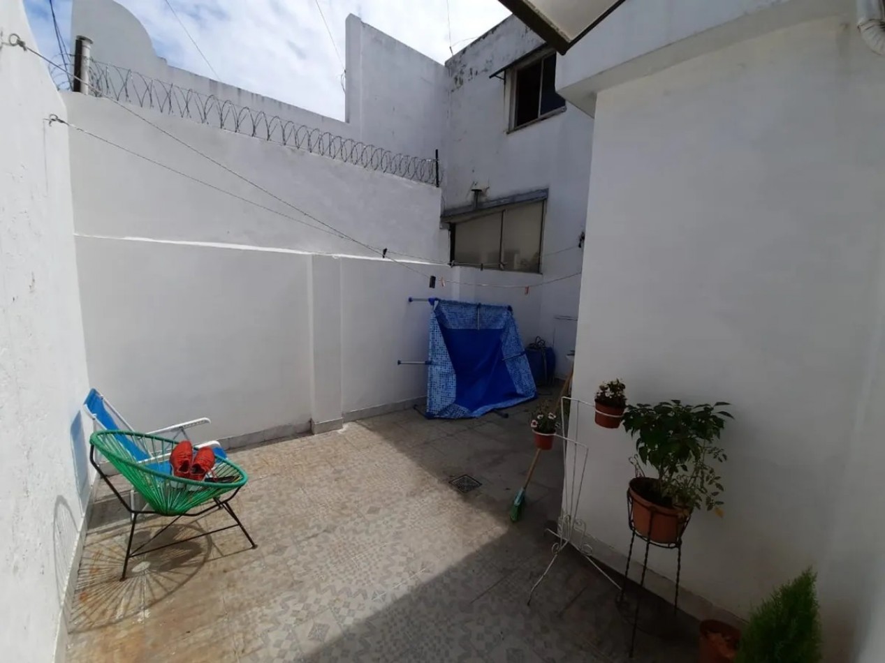 Casa Lanus Este Centro, 3 Ambientes Con Cochera Sin Expensas. Apta Credito