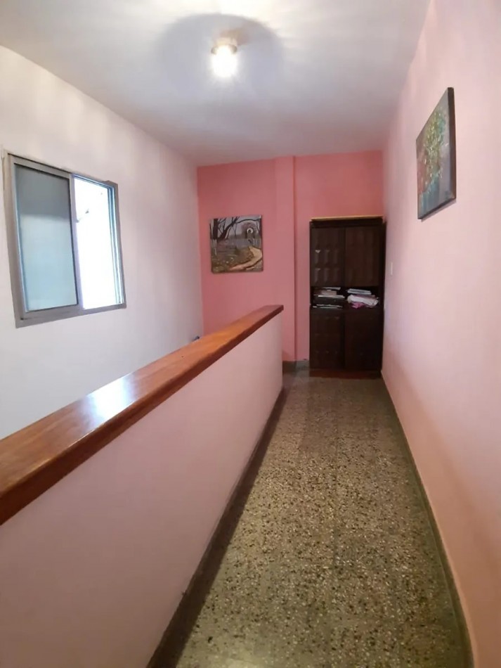 Casa Lanus Este Centro, 3 Ambientes Con Cochera Sin Expensas. Apta Credito