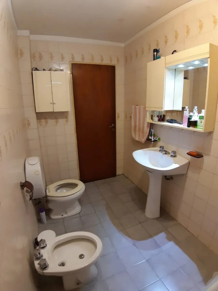 Casa Lanus Este Centro, 3 Ambientes Con Cochera Sin Expensas. Apta Credito