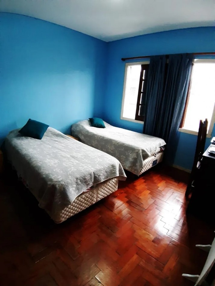 Casa Lanus Este Centro, 3 Ambientes Con Cochera Sin Expensas. Apta Credito